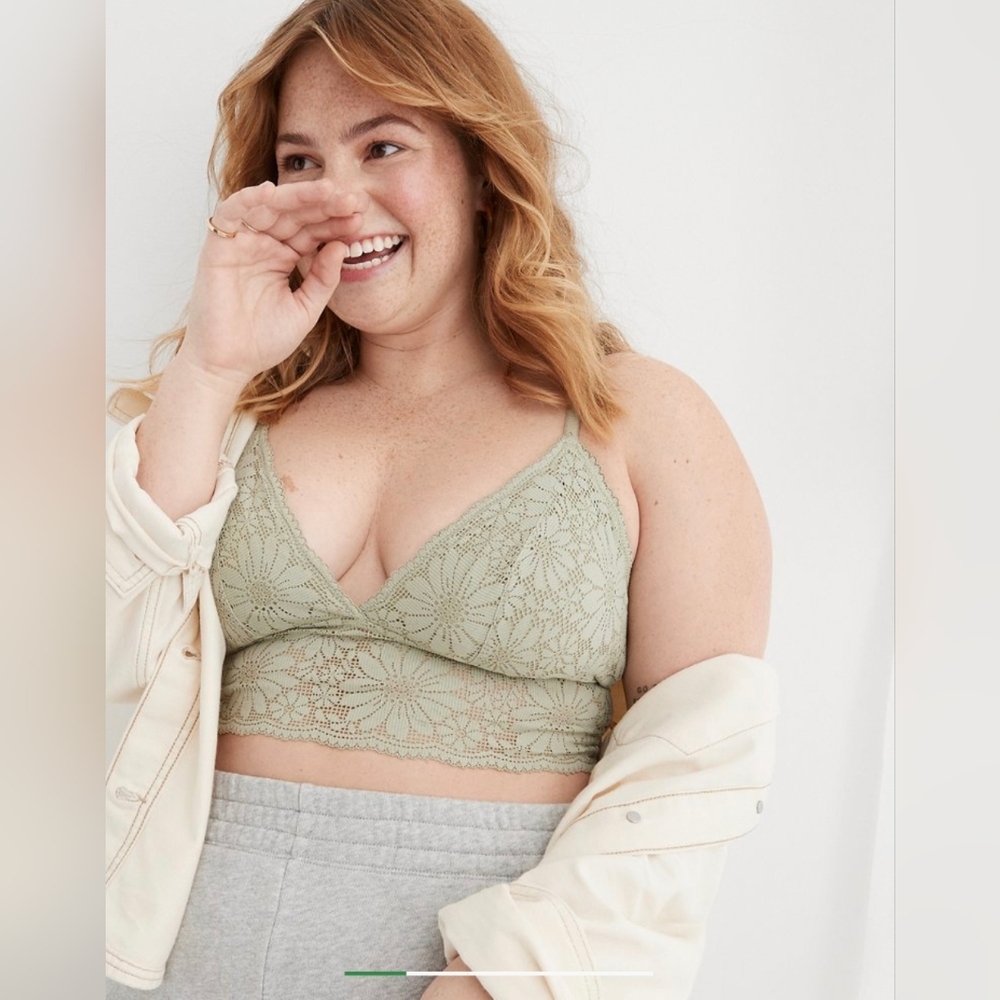 Aerie Padded Lace Bralette in Sage Green - Small